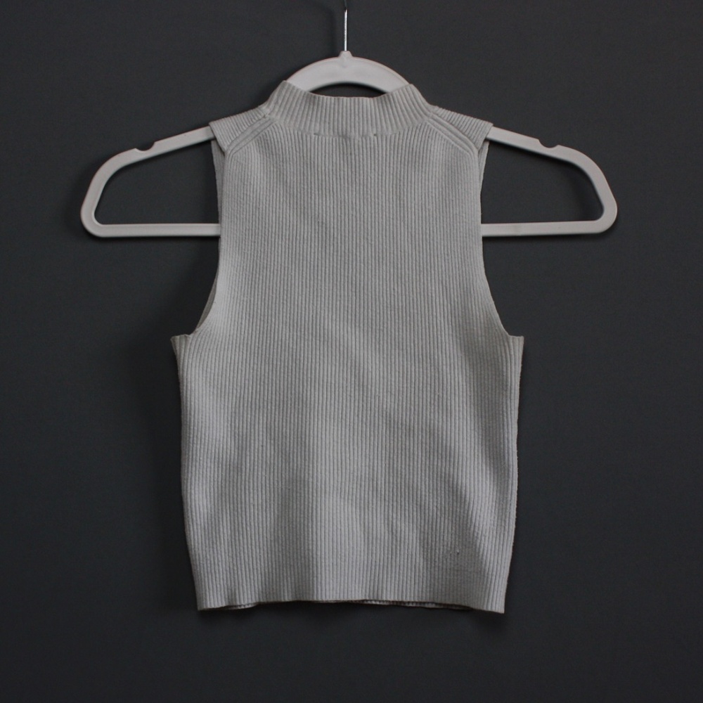White crop top - Picture 2 of 2
